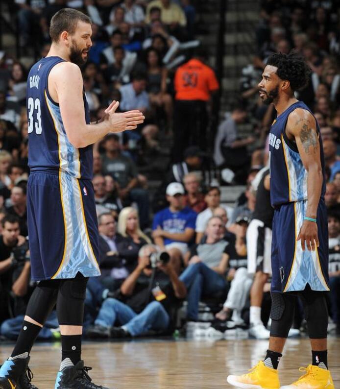 他始终在对 他始终在对