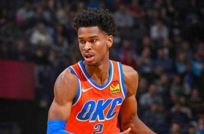 发车前的离 发车前的离